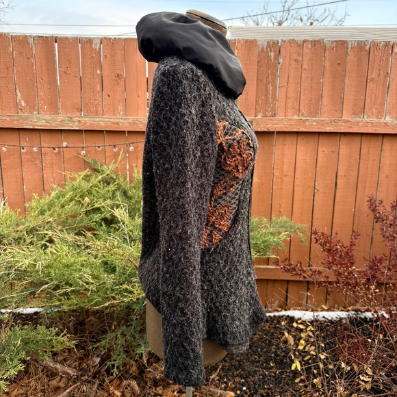 Unique 90s Edgy textured charcoal knit coat/cardigan 🖤 - Picture 3 of 12